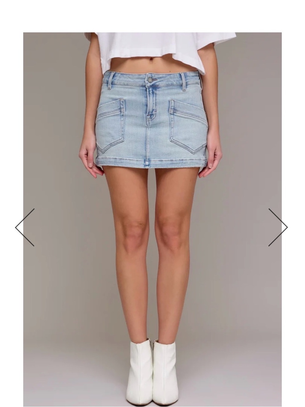 HIDDEN JEAN: Peyton light wash low rise patch pocket skirt LARGE
